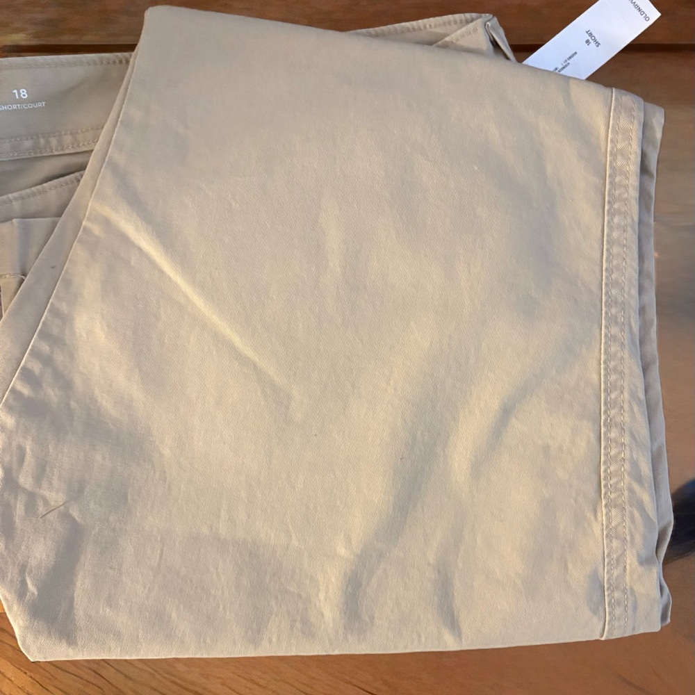Old Navy Women’s Plus Size Khaki Bootcut Rolled Oats Pants. SZ 18 Short. NWT. - Picture 10 of 12